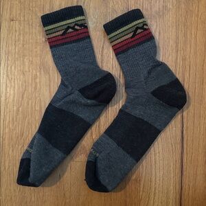 Darn Tough Socks L